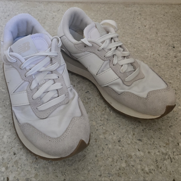 New Balance 237 - Picture 3 of 15